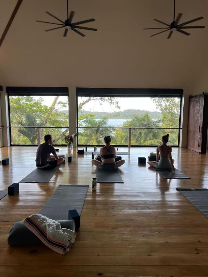 Roam Yoga & Wellness Lodge 보카스 타운 외부 사진